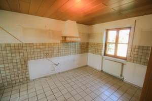 Ihr neues Zuhause: Einfamilienhaus mit großem Grundstück und vielseitigen Möglichkeiten – Die vollständige Adresse der Immobilie erhältst du vom Anbieter., 94419 Reisbach – Vorschaubild 11