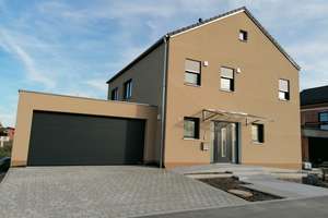 Neubau / Erstbezug Einfamilienhaus mit Garage in Abensberg-Gaden – Biberweg 18, 93326 Abensberg – Vorschaubild 1