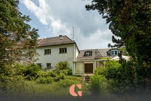 Ruhiges Ensemblehaus mit idyllischem Garten