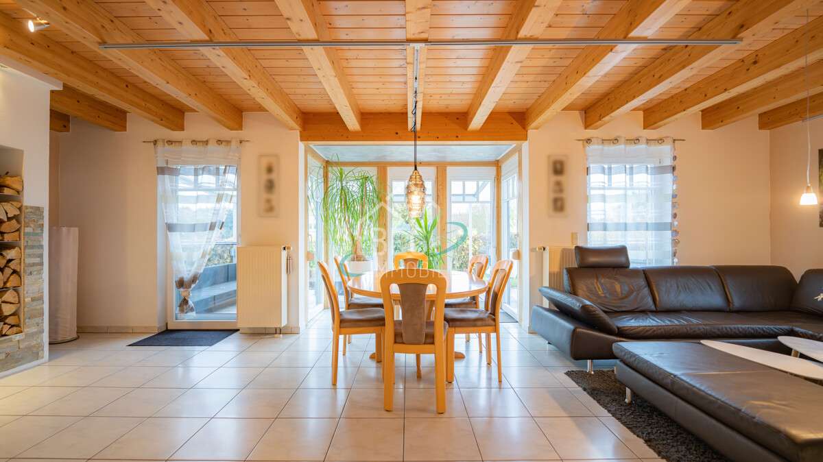 Immobilie in Stimpfach - Familienfreundliches Einfamilienhaus  mit Garten, Terrasse und Doppelgarage - Bild 10