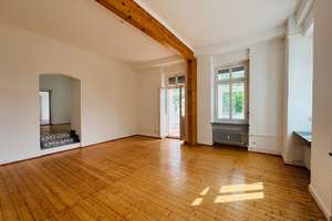 Traumhafte 5-Zimmerwohnung mit Terrasse und Wintergarten & Büro!