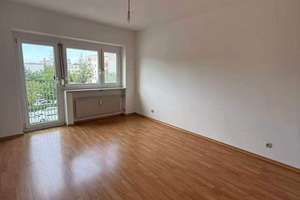 Sonnige 3-Zi-Wohnung mit Stellplatz in Lerchenau, 5 Min. Fahrzeit zum OEZ – Joseph-Seifried-Str. 26, 80995 Lerchenau-West, München – Vorschaubild 5