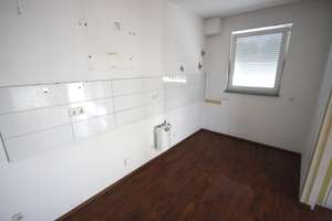 4- Zi Maisonette Wohnung in ruhiger Lage mit Balkon und Stellplatz / WBS ERFORDERLICH !! – Cuxhavenerstr. 9, 42279 Oberbarmen, Wuppertal – Vorschaubild 4