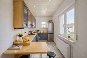 Harmonisches Familienleben trifft moderne Energietechnik dank Wärmepumpe und PV-Anlage – Die vollständige Adresse der Immobilie erhältst du vom Anbieter., 63456 Steinheim, Hanau – Vorschaubild 6