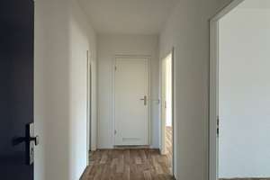 Kleines Familien-Apartment mit Wannenbad und Balkon - leider ohne Aufzug! – Zossener Straße 168, 12627 Hellersdorf, Berlin – Vorschaubild 8
