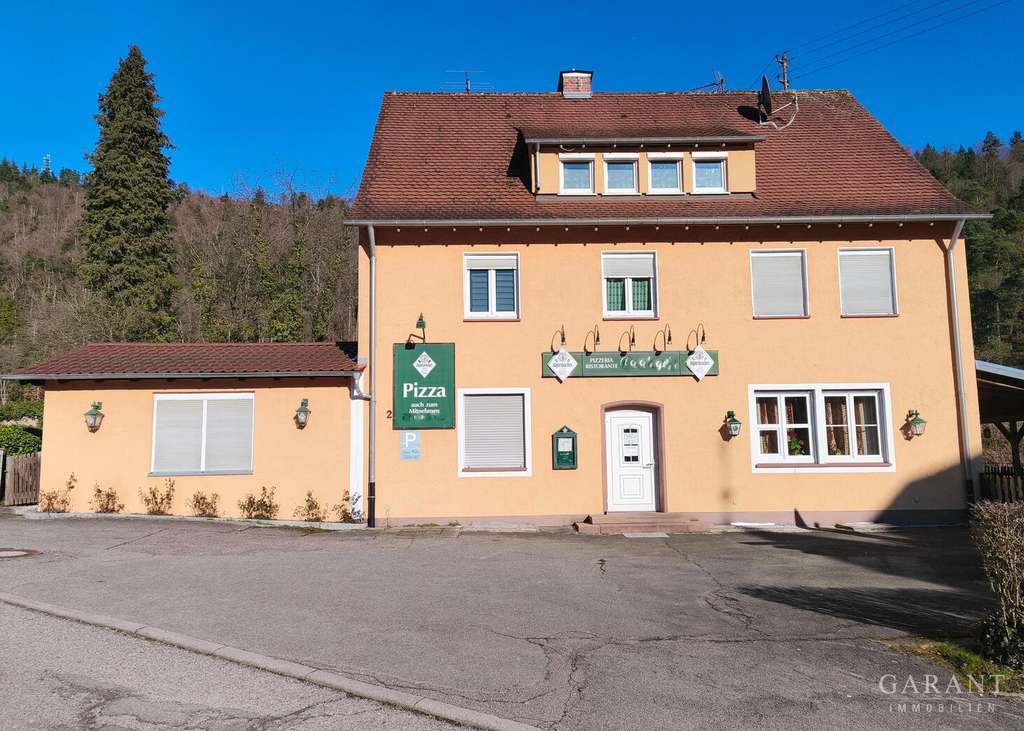 Immobilie in Unterreichenbach - Attraktives Wohn- und Geschäftshaus mit großem Sonnengrundstück in zentraler Lage - Bild 1