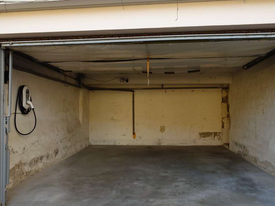 GarageWallbox