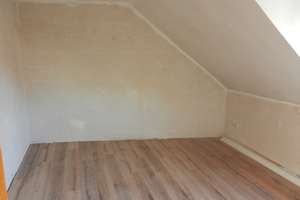 Gemütliche 2-Zimmer Dachgeschosswohnung am Waldrand – Die vollständige Adresse der Immobilie erhältst du vom Anbieter., 97084 Heuchelhof, Würzburg – Vorschaubild 4