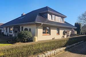 Familienfreundliches Zuhause mit großem Garten in Tensbüttel-Röst – Die vollständige Adresse der Immobilie erhältst du vom Anbieter., 25767 Tensbüttel-Röst – Vorschaubild 3