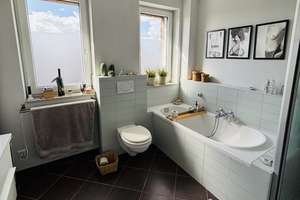 Privatverkauf-Gepflegte moderne Doppelhaushälfte mit Erdwärme, Kaminofen und Sauna in Rommerskirchen – Die vollständige Adresse der Immobilie erhältst du vom Anbieter., 41569 Rommerskirchen – Vorschaubild 11