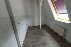 Charmante renovierte 2-Zimmer-Altbauwohnung mit Tageslichtbad und Eckbadewanne  für Sportliche – Rutenbergstraße 33, 27568 Mitte, Bremerhaven – Vorschaubild 5