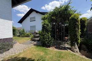Traumhaftes Einfamilienhaus in Groß-Umstadt | Semd - Sofort einziehen ! – Die vollständige Adresse der Immobilie erhältst du vom Anbieter., 64823 Groß-Umstadt – Vorschaubild 2