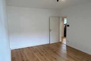 Erstbezug nach Sanierung mit Balkon: Lichtdurchflutete 2-Zimmer-Wohnung nahe OHM, FAU und Altstadt – Waechterstraße 4, 90489 Nürnberg – Vorschaubild 2