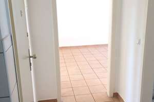 2-Raum-DG-Wohnung mit Wohnküche zum Wohlfühlen zu vermieten! – Seestraße 12, 45359 Frintrop, Essen – Vorschaubild 9