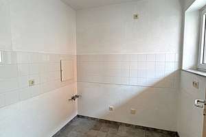 3-ZKB Maisonette-Wohnung mit Dachterrasse und Stellplatz – Am Krenzelsberg 122, 66115 Burbach, Saarbrücken – Vorschaubild 3