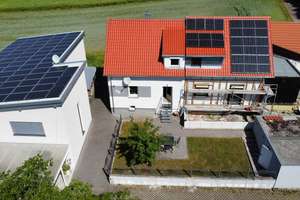Modernisierte Doppelhaushälfte mit großem Grundstück in Leingarten – Die vollständige Adresse der Immobilie erhältst du vom Anbieter., 74211 Leingarten – Vorschaubild 1