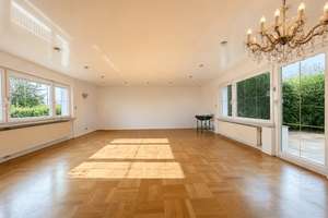 Einfamilienhaus mit großem Garten am Weinberg in unverbaubarer Aussichtslage