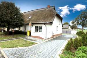 Einziehen und wohlfühlen! Modernisierte DHH mit 4 Zi., ca. 81m² Wfl, Ausbaureserve & Pachteinnahmen – Ostvorpommern (Kreis) – Vorschaubild 2