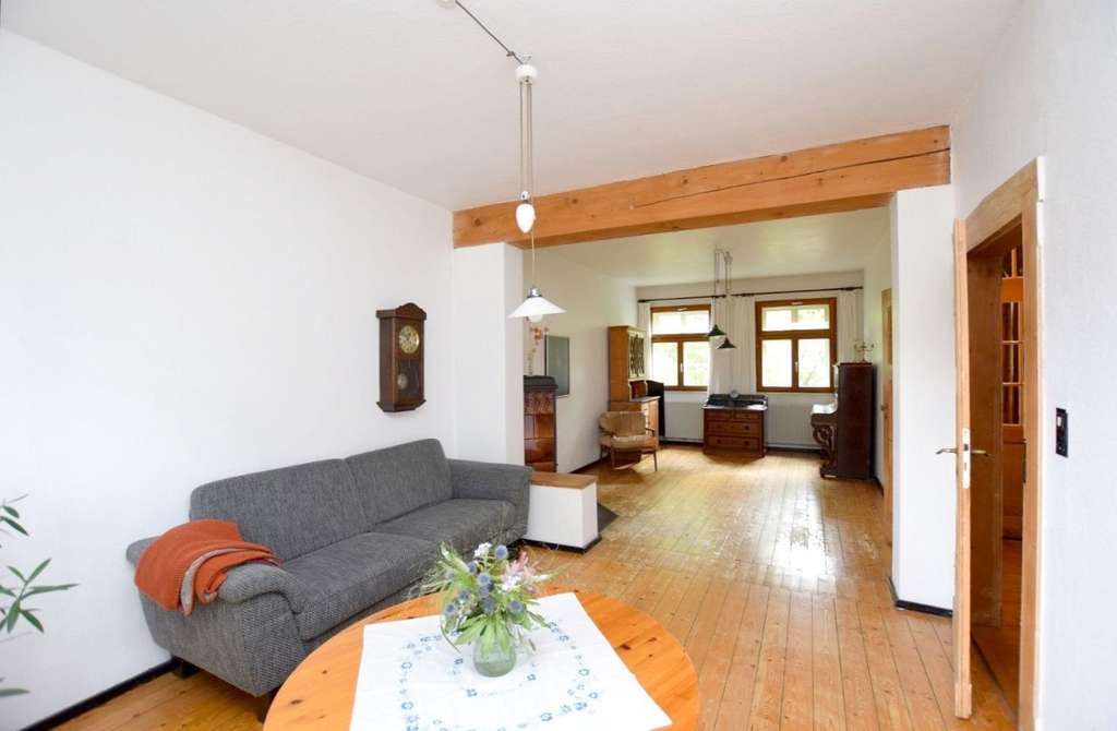 Immobilie in Helmstedt - Stilvolle, große Stadtvilla zum Modernisieren mit viel Charme + schönem Garten... - Bild 1