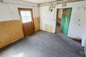Zweifamilienhaus mit zusätzlichem Baugrundstück in Stuttgart-Rohracker! – Die vollständige Adresse der Immobilie erhältst du vom Anbieter., 70329 Rohracker, Stuttgart – Vorschaubild 2