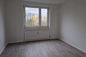 Schicke 3-Zimmer-Wohnung mit Balkon in Porz-Finkenberg – Konrad-Adenauer-Straße 8, 51149 Köln – Vorschaubild 2