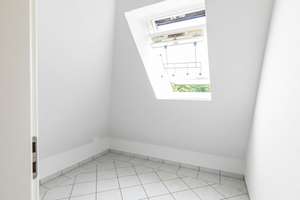 Ideale Kapitalanlage: Großzügige 3,5-Zimmer-Dachgeschosswohnung mit PKW-Stellplatz in Wellingdorf – Die vollständige Adresse der Immobilie erhältst du vom Anbieter., 24148 Wellingdorf, Kiel – Vorschaubild 10