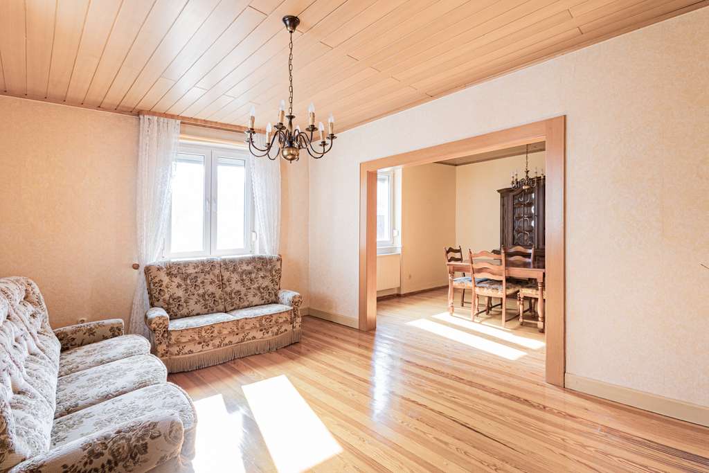 Immobilie in Gommersheim - Großzügiges EFH mit Wiese und viel Potenzial im idyllischen Weindorf  Gommersheim - Bild 1