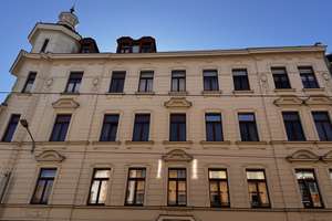 "Wunderschöne Dachgeschosswohnung mit Aufzug und Loggia in saniertem Gründerzeithaus" – Die vollständige Adresse der Immobilie erhältst du vom Anbieter., 4299 Stötteritz, Leipzig – Vorschaubild 2