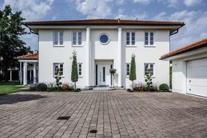 Mediterrane Villa mit Außen-Pool, Fitness-Pavillon und Doppelgarage – Die vollständige Adresse der Immobilie erhältst du vom Anbieter., 94060 Pocking – Vorschaubild 2
