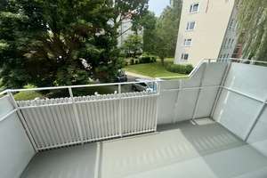 Renovierte 3-Zimmer-Wohnung mit Balkon und schönem Grünblick im 1. Obergeschoss – Bodenbacher Ring 105, 38229 Gebhardshagen, Salzgitter – Vorschaubild 2