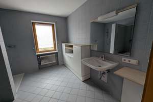 Helle 2-Zimmer Wohnung mit Balkon im 1. OG in Regensburg-Westenviertel – Die vollständige Adresse der Immobilie erhältst du vom Anbieter., 93049 Westenviertel, Regensburg – Vorschaubild 11