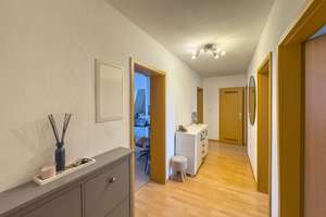 St. Jobst:  69 m² große, charmante Altbauwohnung mit sonnigem, ruhigen Balkon – Die vollständige Adresse der Immobilie erhältst du vom Anbieter., 90491 Sankt Jobst, Nürnberg – Vorschaubild 4