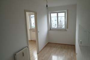 Ruhige 2-Zimmer-Wohnung mit Balkon & TG-Stellplatz in Friedrichshofen – 85049 Friedrichshofen-Hollerstauden, Ingolstadt – Vorschaubild 2