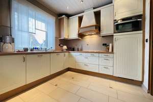 Einfamilienhaus mit Einliegerwohnung - 8,5 Zimmer, 240m², Garten, neuer Terrasse, Balkon und EBK – Die vollständige Adresse der Immobilie erhältst du vom Anbieter., 38259 Beinum, Salzgitter – Vorschaubild 13