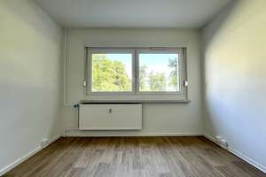 Komfortabel wohnen: Erstbezug mit Tresen, Balkon und familienfreundlicher Lage – Dr.-Salvador-Allende-Straße 254, 9119 Kappel, Chemnitz – Vorschaubild 3