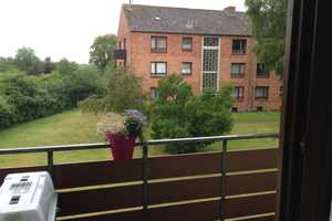 Schönböckener Str., 2 Zi.,ca. 54qm, gr. Wohnzimmer, D.-Bad, E.-Küche, kl. Balkon FREI  01.11.2025 – Schönböckener Str. 99, 23556 Lübeck – Vorschaubild 1