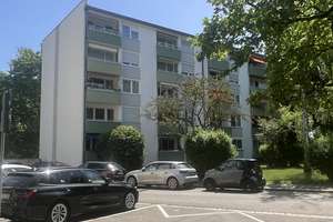Sanierungsbedürftige 2-Zimmer-Wohnung mit Balkon und Loggia in ruhiger Lage am Dutzendteich