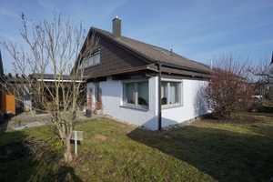 Einfamilienhaus mit ausgebautem Raum im Dachgeschoss, schönem Garten und 2 Garagen – Tübingen (Kreis) – Vorschaubild 1