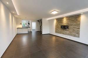 Helle 4-Zimmer-Maisonette-Wohnung in Untertürkheim