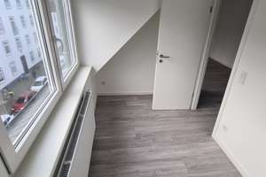 Sanierte + gemütliche DG-Wohnung – Freiligrathstraße 48, 47799 Cracau, Krefeld – Vorschaubild 2