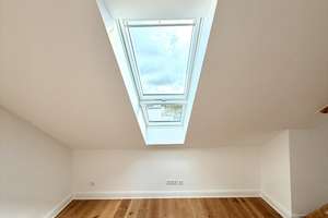 Dachterrasse, EBK, Parkett : Frisch sanierte exklusive DG-Whg. in Denkmalobjekt – 40227 Oberbilk, Düsseldorf – Vorschaubild 7