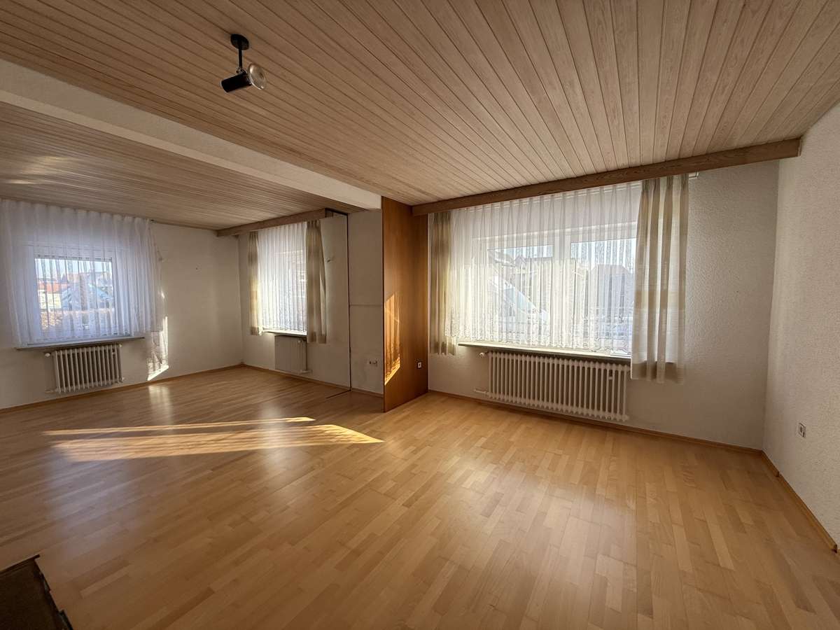 Immobilie in Mitterteich - Renovierungsbedürftiges Wohnhaus mit Garage in Mitterteich! - Bild 6