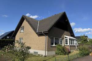 Wohnhaus mit handwerklichem Potenzial in Kirchlengern, Sackgassenlage in Zentrumnähe – Die vollständige Adresse der Immobilie erhältst du vom Anbieter., 32278 Kirchlengern – Vorschaubild 1