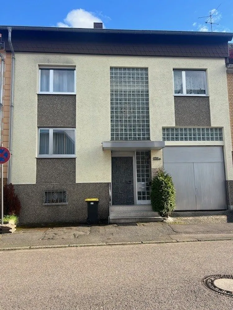 Ihr neues Zuhause: Großzügiges Familienhaus mit traumhaftem Garten, Stadtverband Saarbrücken Kreis – Bild 1