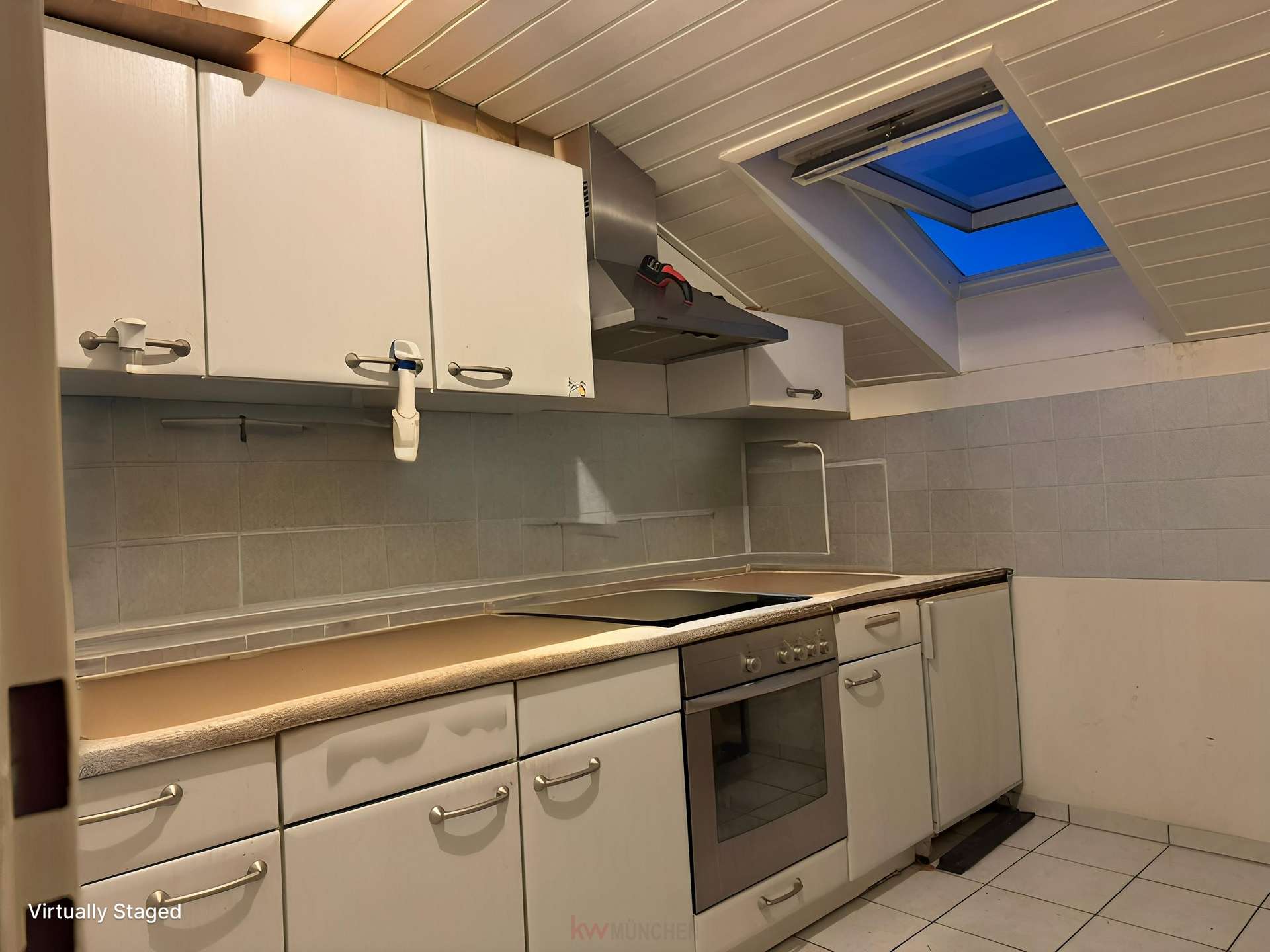 Immobilie in Rosenheim - Kapitalanleger aufgepasst! Hochschulnah, bestens vermietete 2-Zimmer Wohnung Im Dachgeschoß - Bild 4