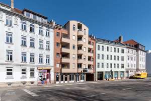 SCHLEUSSIG PUR | Vermietete 3-Raum-Wohnung mit 2 Loggien, Gäste-WC & TG-Stellplatz in Parknähe