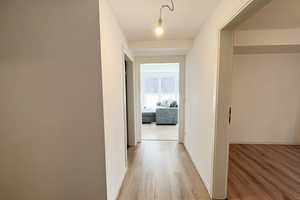 Barrierefreie Neubauwohnung mit großem Sonnenbalkon in guter Lage – Siegen-Wittgenstein (Kreis) – Vorschaubild 4
