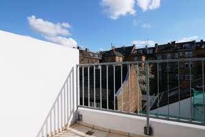 Über den Stadtdächern mit zwei Balkonen – Die vollständige Adresse der Immobilie erhältst du vom Anbieter., 65185 Mitte, Wiesbaden – Vorschaubild 3