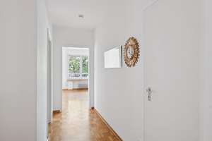 Begehrte Blankeneser Wohnlage: Helle Wohnung mit zwei Balkonen und Süd-West Ausrichtung – Die vollständige Adresse der Immobilie erhältst du vom Anbieter., 22587 Blankenese, Hamburg – Vorschaubild 2