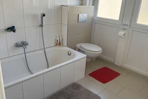 Komfortwohnung, 3 Bäder,  Gartenterrasse, Dachterrasse,  eigener Eingang, Garage, Keller – Die vollständige Adresse der Immobilie erhältst du vom Anbieter., 65205 Erbenheim, Wiesbaden – Vorschaubild 4